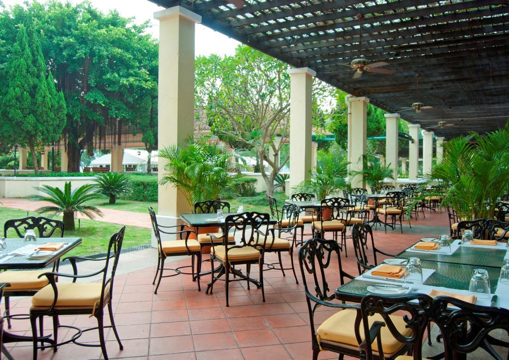 Grand Coloane Resort Macao Extérieur photo The restaurant at the hotel