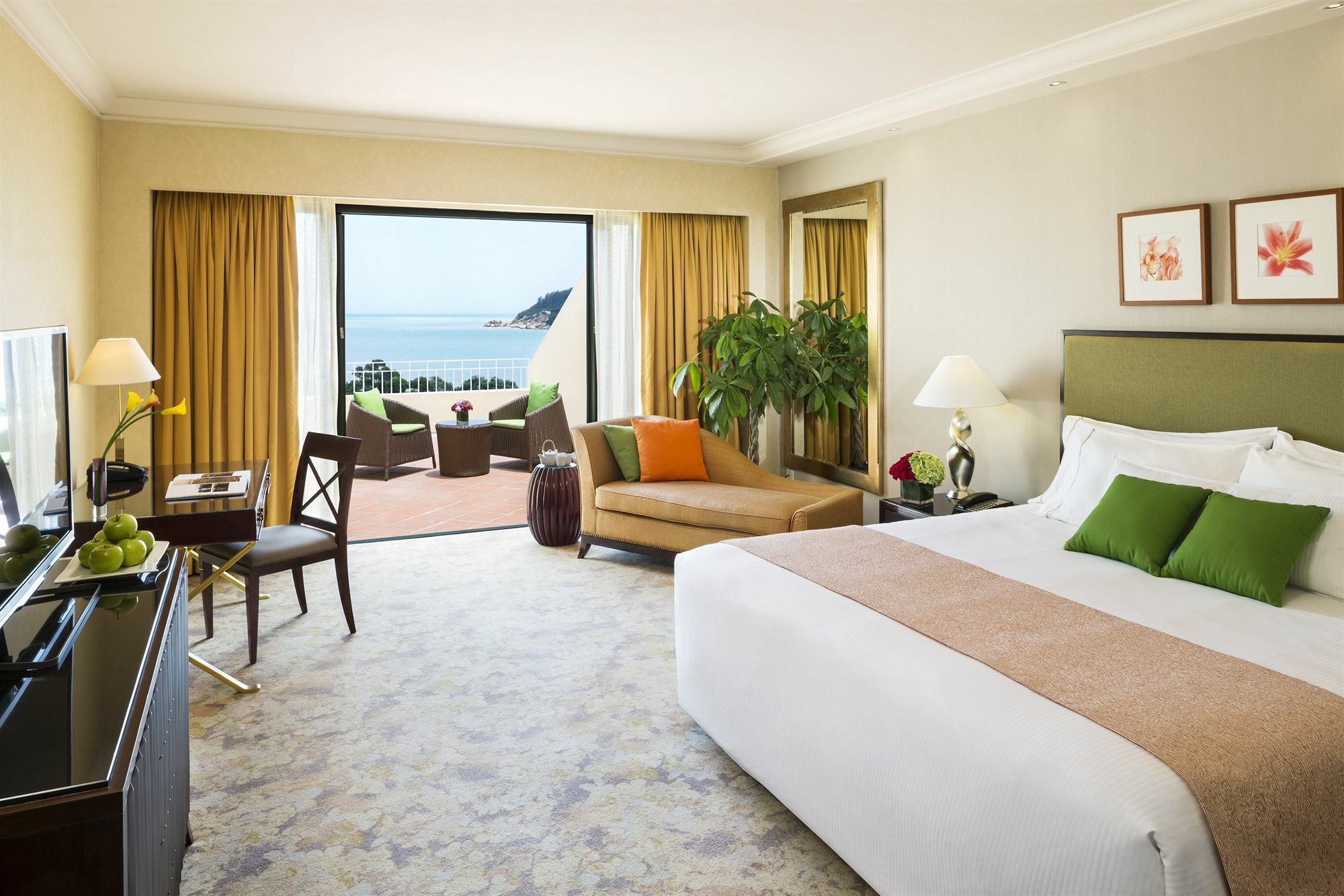 Grand Coloane Resort Macao Extérieur photo A room at the Shangri-La Hotel, Kuala Lumpur