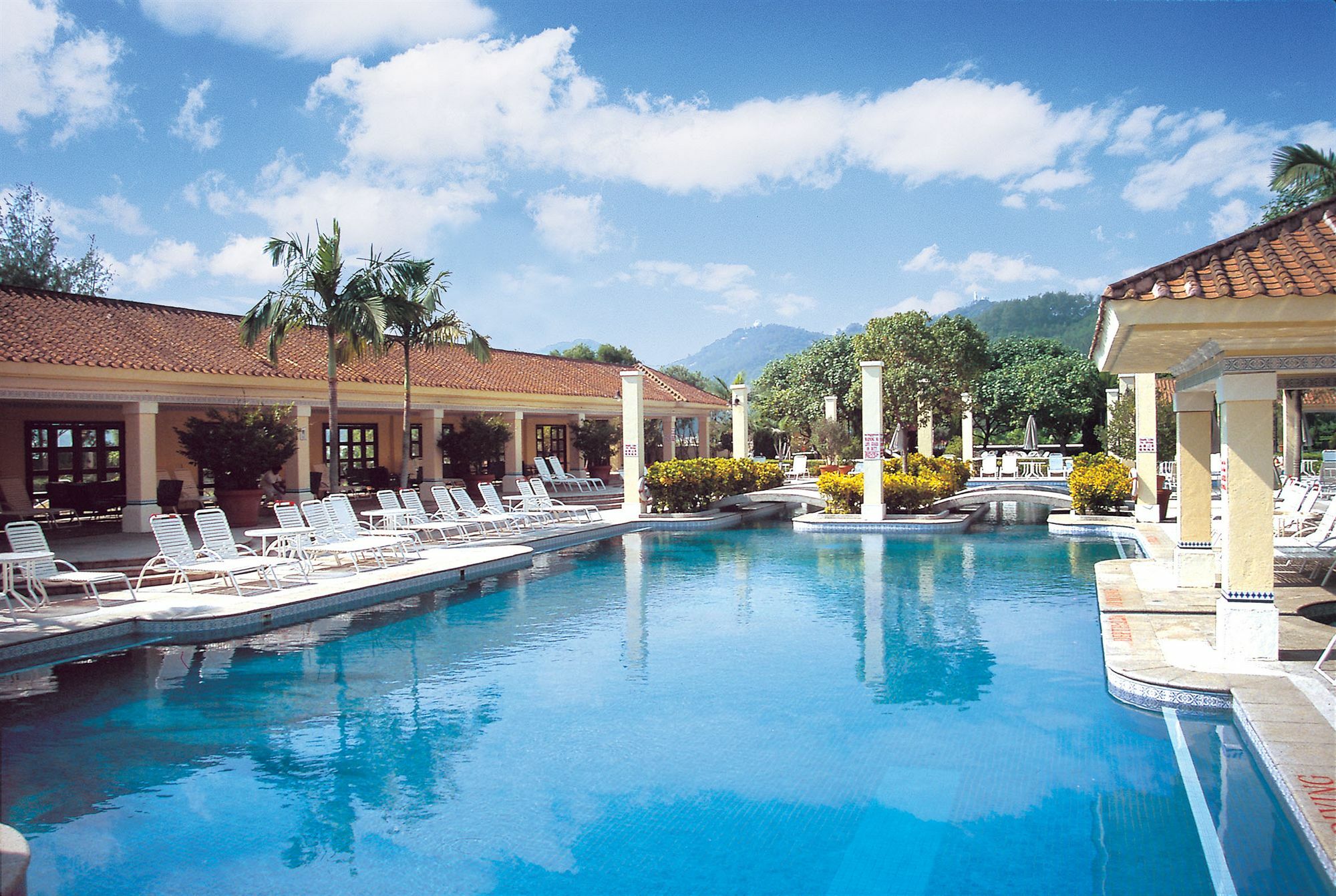 Grand Coloane Resort Macao Extérieur photo The swimming pool at the hotel